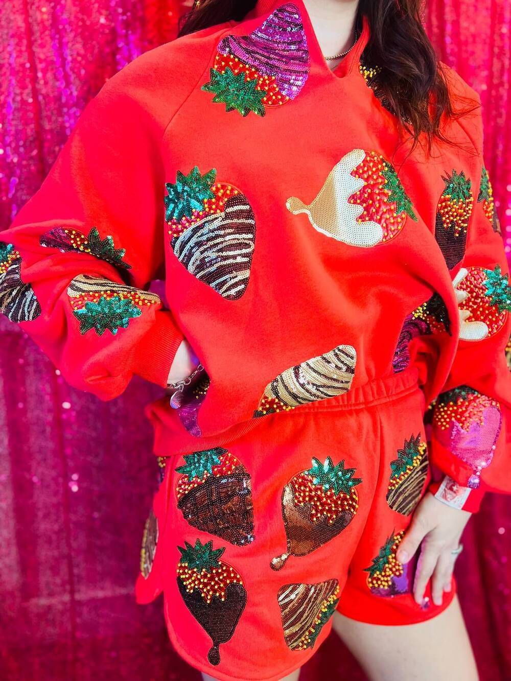 NEW QUEEN OF SPARKLES chocolate covered strawberries top in red